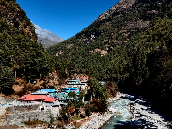 Dhud kosi river banker village everest base camp trek