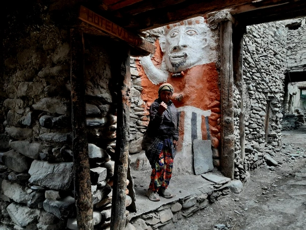 Happy women mustang kagbeni