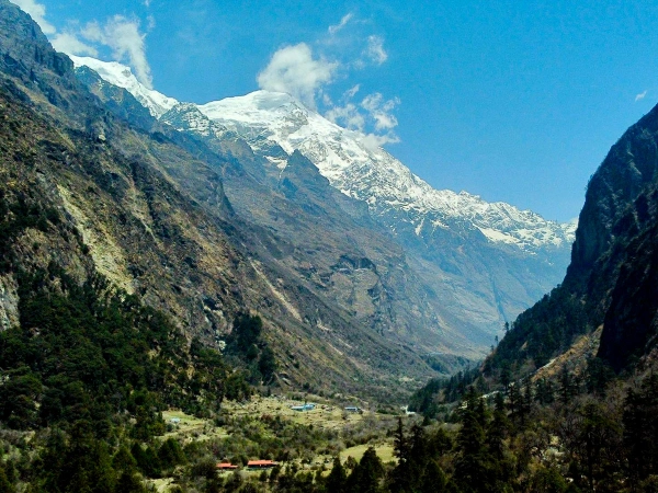 Nepal trekking langtang valley