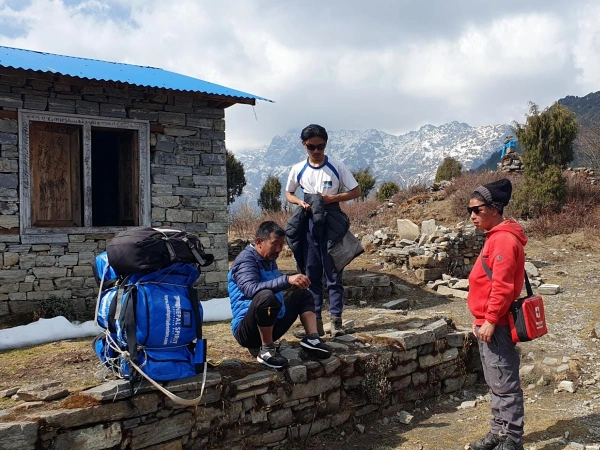 Trek holy gosaikunda lake trek