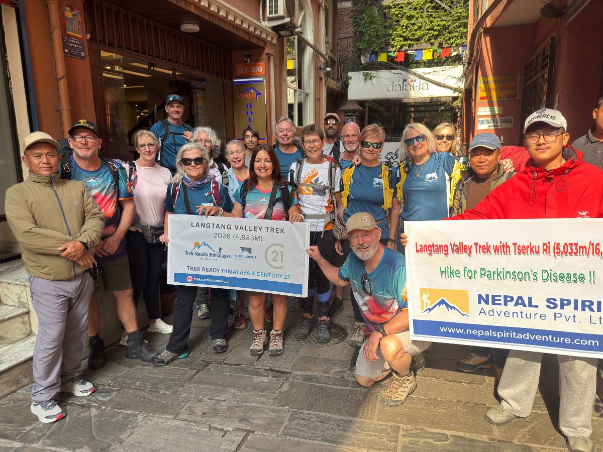 Trekkers gathered for a photo before beginning their journey.