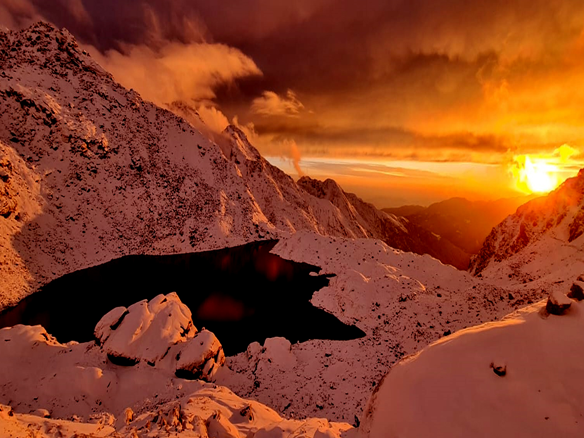 Nepal holy gosaikunda lake trek