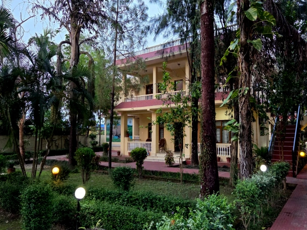 Chitwan Hotel