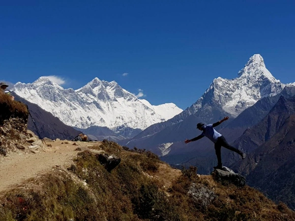 Everest Aamadablam View Ebc Cho La Pass Trek