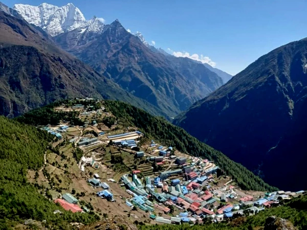 Namche Bazaar Everest 1