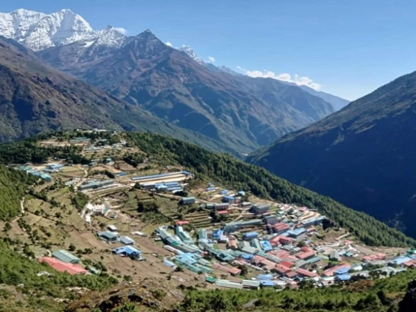 Namche Bazaar Everest Cho La Trek