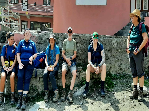 Nepal Spirit Group Resting Way To Annapurna Circuit