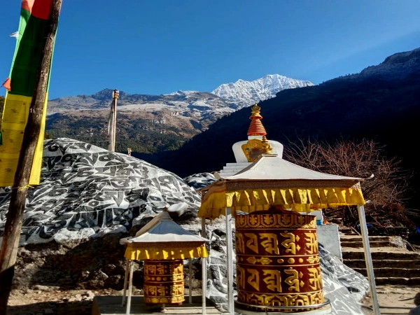 Old Buddhist Monument Everest 3 High Passes Trek