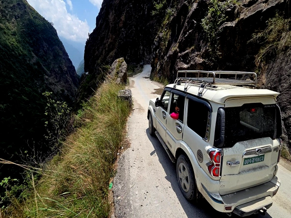 Tour Manang Jeep