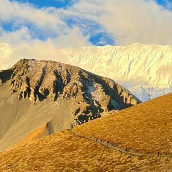 Annapurna Circuit Trek, Mountian view along the way to Tilicho lake